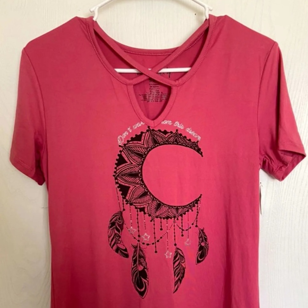 Wound Up Tee